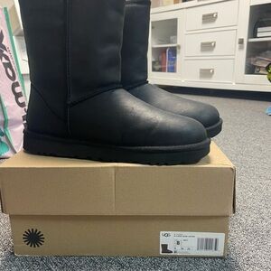 UGG Classic Black Boots leather size 8 NIB